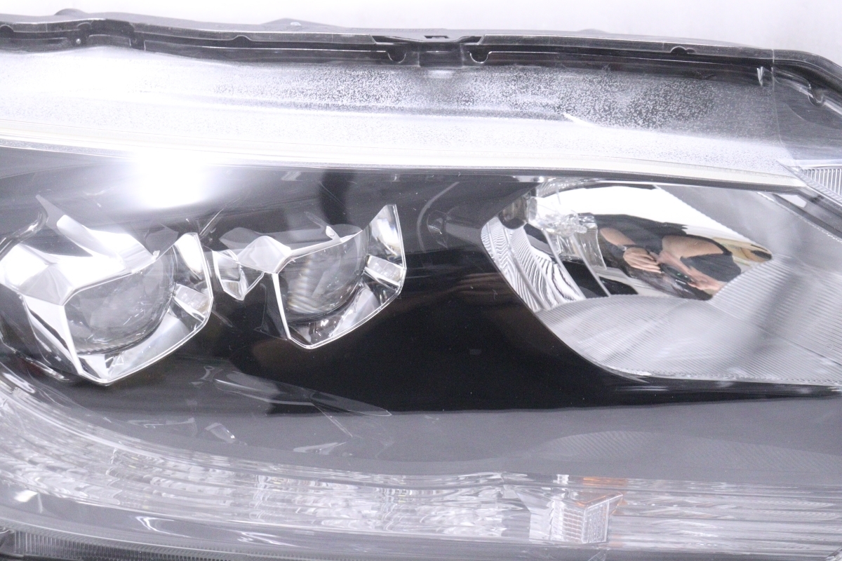 36-991☆前期 LED RU1 ヴェゼル☆右ヘッドライト KOITO 100-62164 打刻: