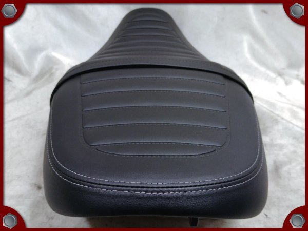 Z900RS 純正ハイシート　中古 Z900RS 純正ハイシート中古送料込み！当日発送OK！