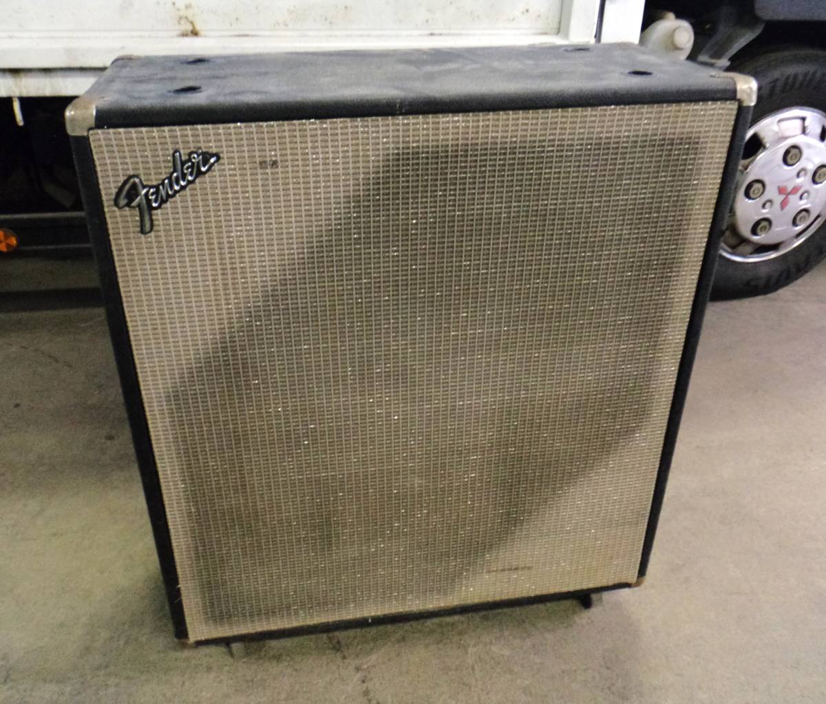 Y1864 Fender フェンダー BASSMAN 50 ベースアンプ キャビネット 直接 
