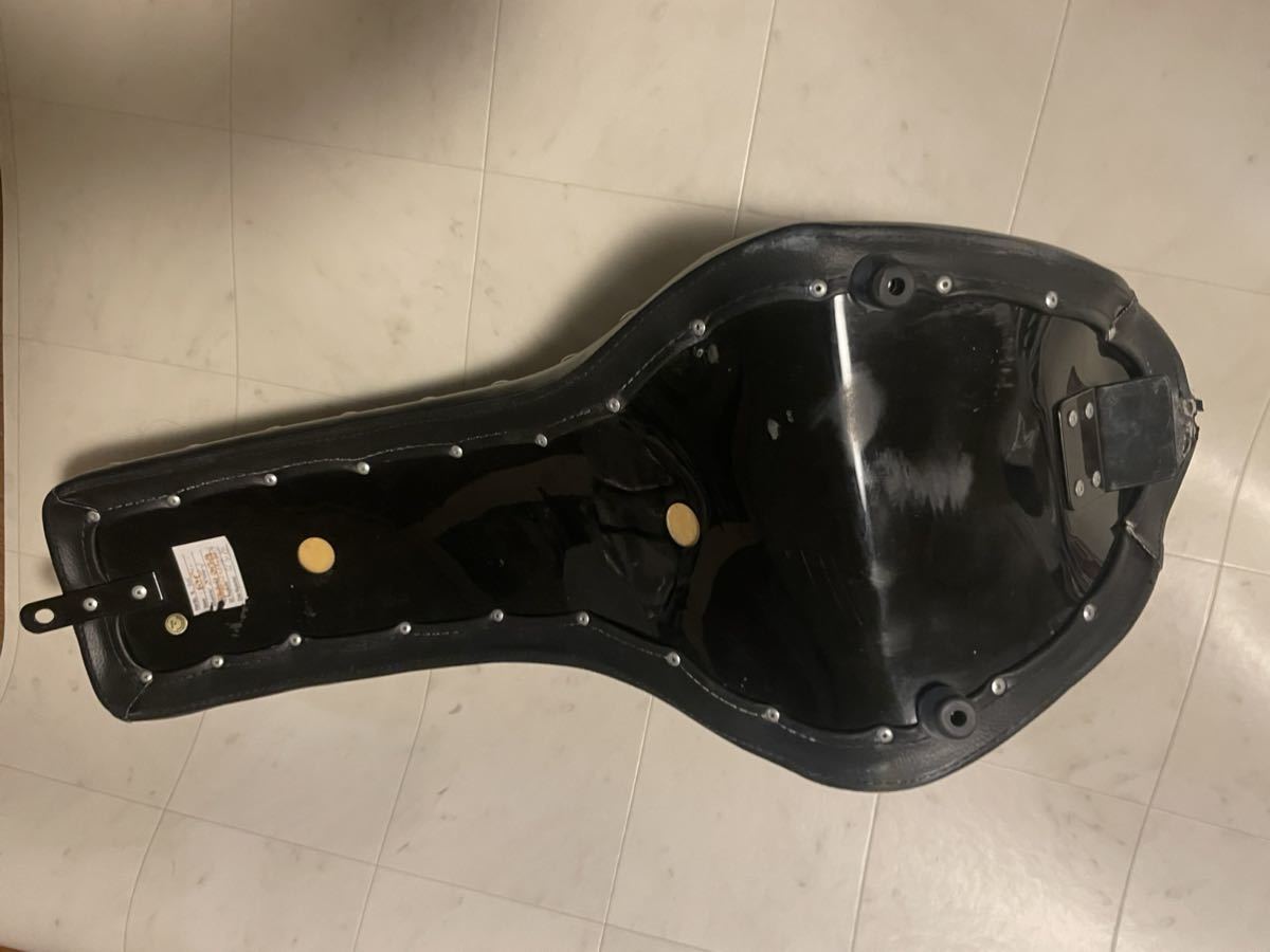 マグナ250 イージーライダース製 絶版品タックロール コブラシート