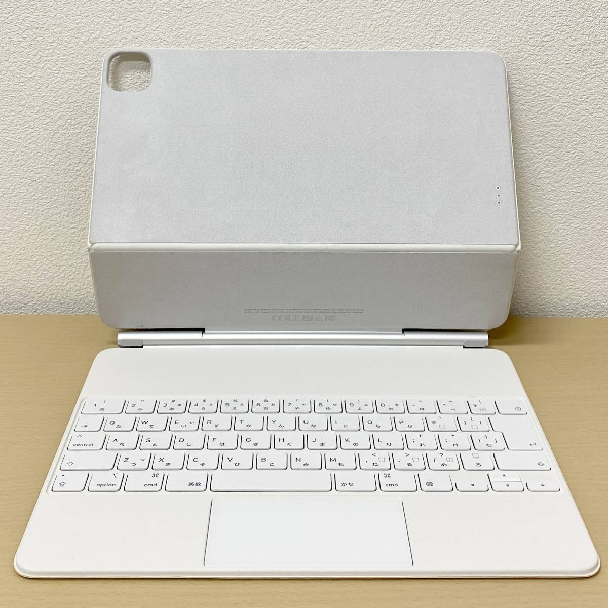 iPad (A16)用日本語Magic Keyboard Folio ホワイト 【公式通販】