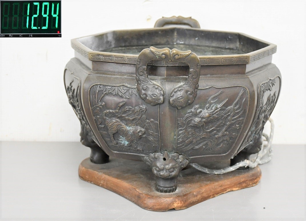 NY6-273【現状品】ヒーター付き火鉢 金属製火鉢 銅製 虎 龍模様 火鉢