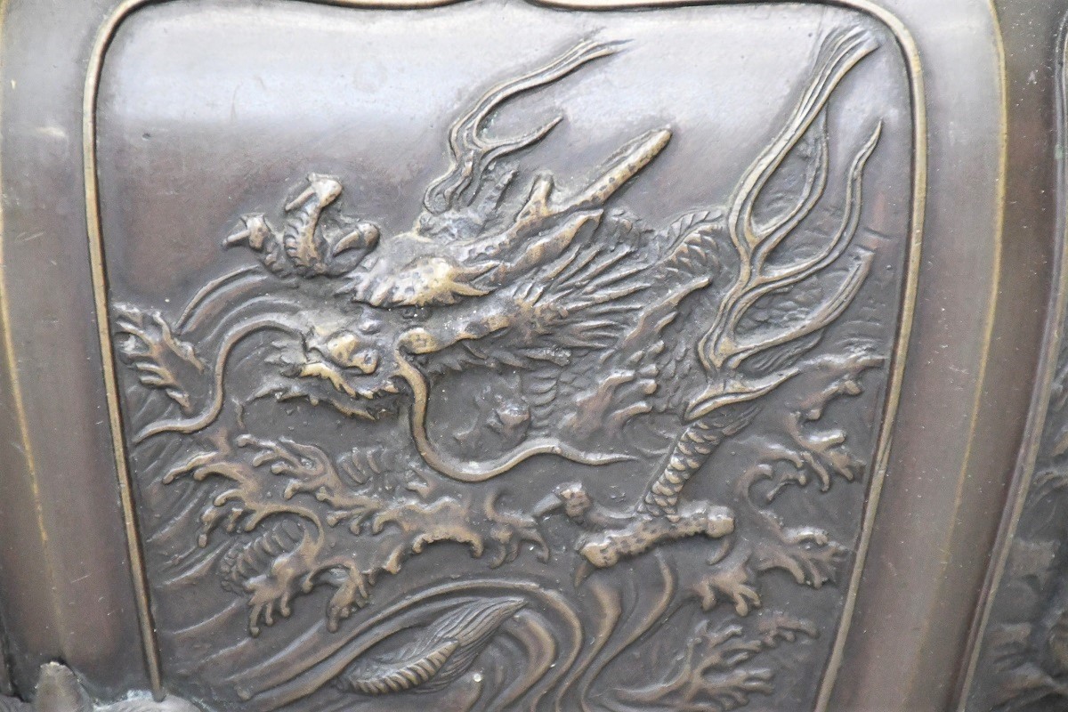 金属製火鉢 彫刻模様付き NY6-273【現状品】ヒーター付き火鉢 金属製火鉢 銅製 虎 龍模様 火鉢