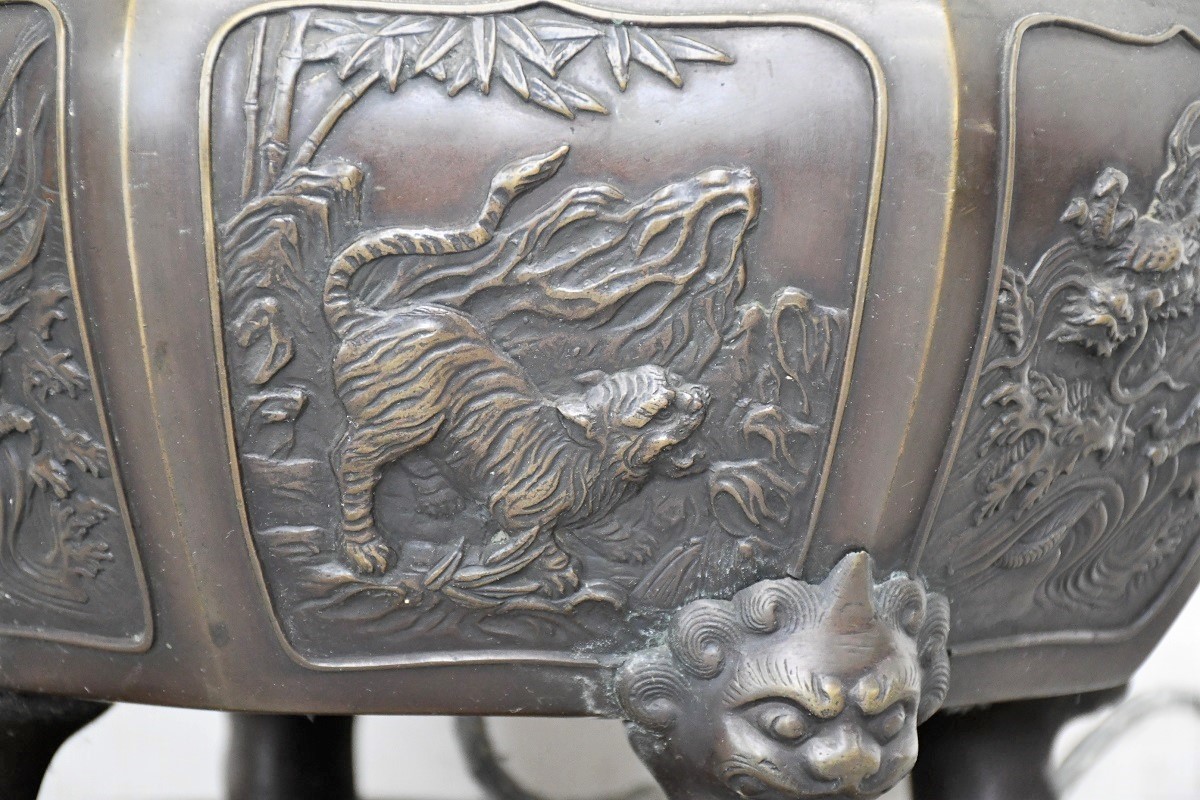 NY6-273【現状品】ヒーター付き火鉢 金属製火鉢 銅製 虎 龍模様 火鉢