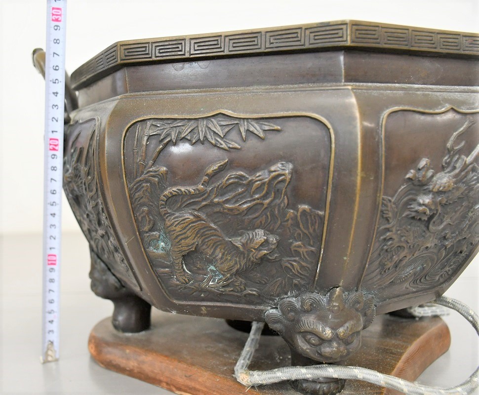 NY6-273【現状品】ヒーター付き火鉢 金属製火鉢 銅製 虎 龍模様 火鉢