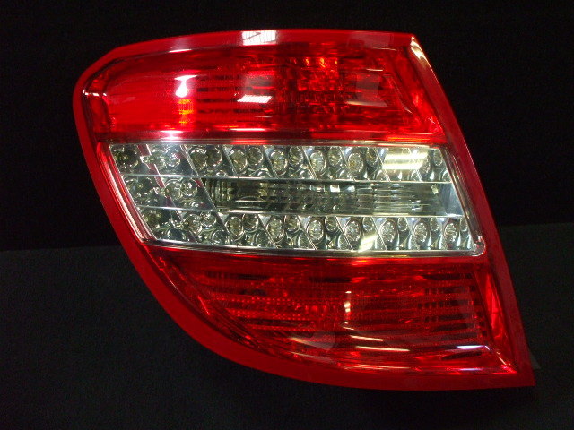 Ｗ２０４　Ｃクラス　前期　ステーションワゴン　純正　ＬＥＤテールランプ　左側　204 906 95 02 L　　＃05-0619-01