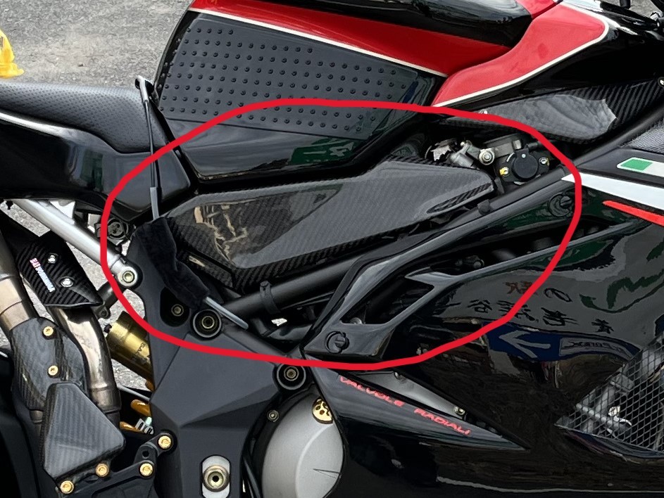 メーカー不明 MVアグスタF4 タンブリーニモデル カーボン製タンク 
