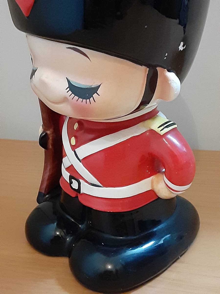 70年代～昭和レトロ！内藤ルネ陶器製貯金箱☆近衛兵(兵隊さん)20㎝当時 