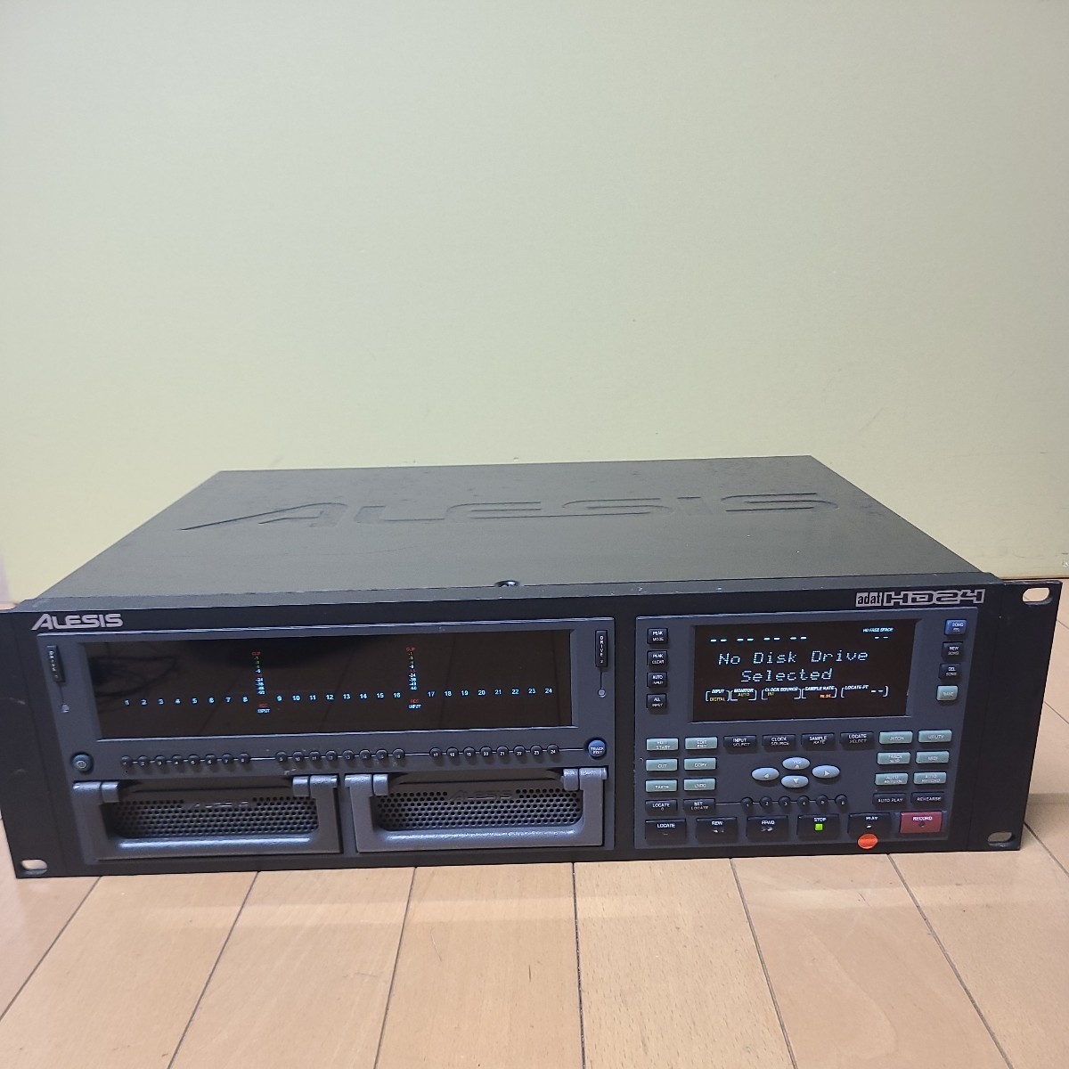 驚きの破格値，大人気 ALESIS adat HD24 ADATレコーダー マルチトラックレコーダー アレシス(マルチトラックレコーダー)｜売買されたオークション情報、yahooの商品情報をアーカイブ公開 - オークファン マルチトラックレコーダー