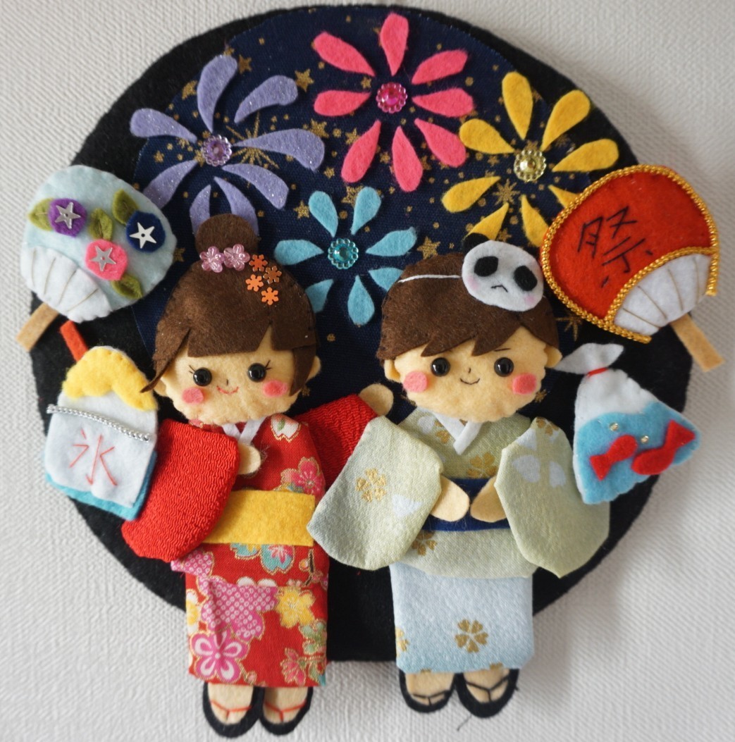 ハンドメイド フェルトリース 壁飾り 夏リース 花火浴衣 祭り うちわ