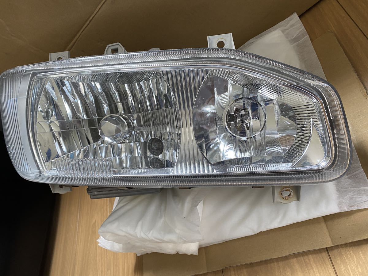 クオン UD ヘッドライト 日産 Yahoo!オークション - 右 純正 HID 