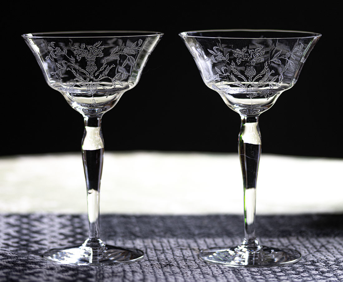 お得，セール 1940年代 モーガンタウングラス レース ブーケット クリスタル フラワー エッチング リキュール カクテルグラス 2個セット アンティーク 酒(クリスタルガラス)｜売買されたオークション情報 クリスタルガラス