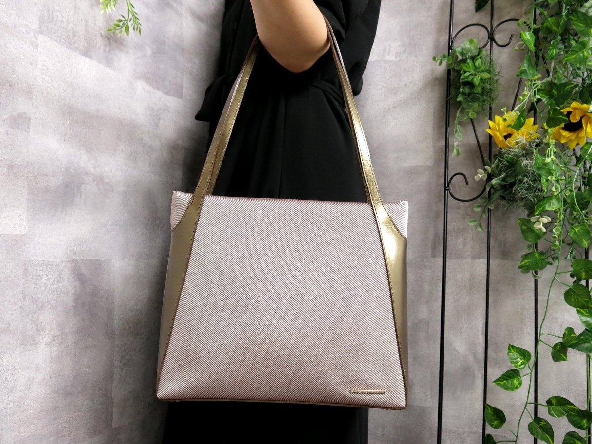 ○超美品○GIVENCHY ジバンシィ○キャンバス カーフ レザー 本革 