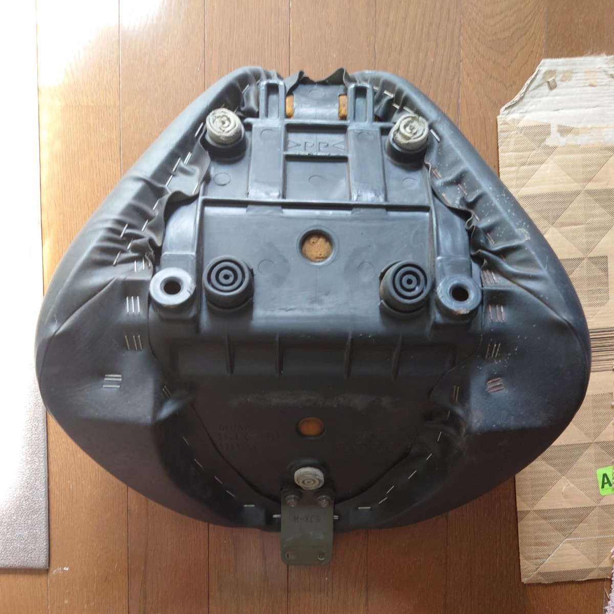 エストレア 250 シート メイン 純正シート？ D1R7-0529 カワサキ