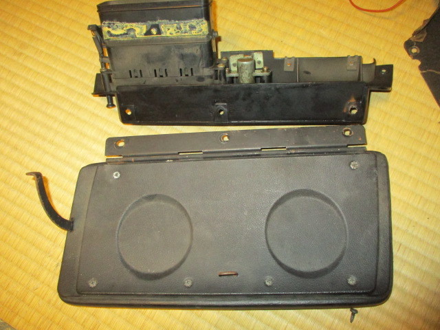 TA22セリカ純正ダッシュ下グローブボックス下の物入れ｜自動車  