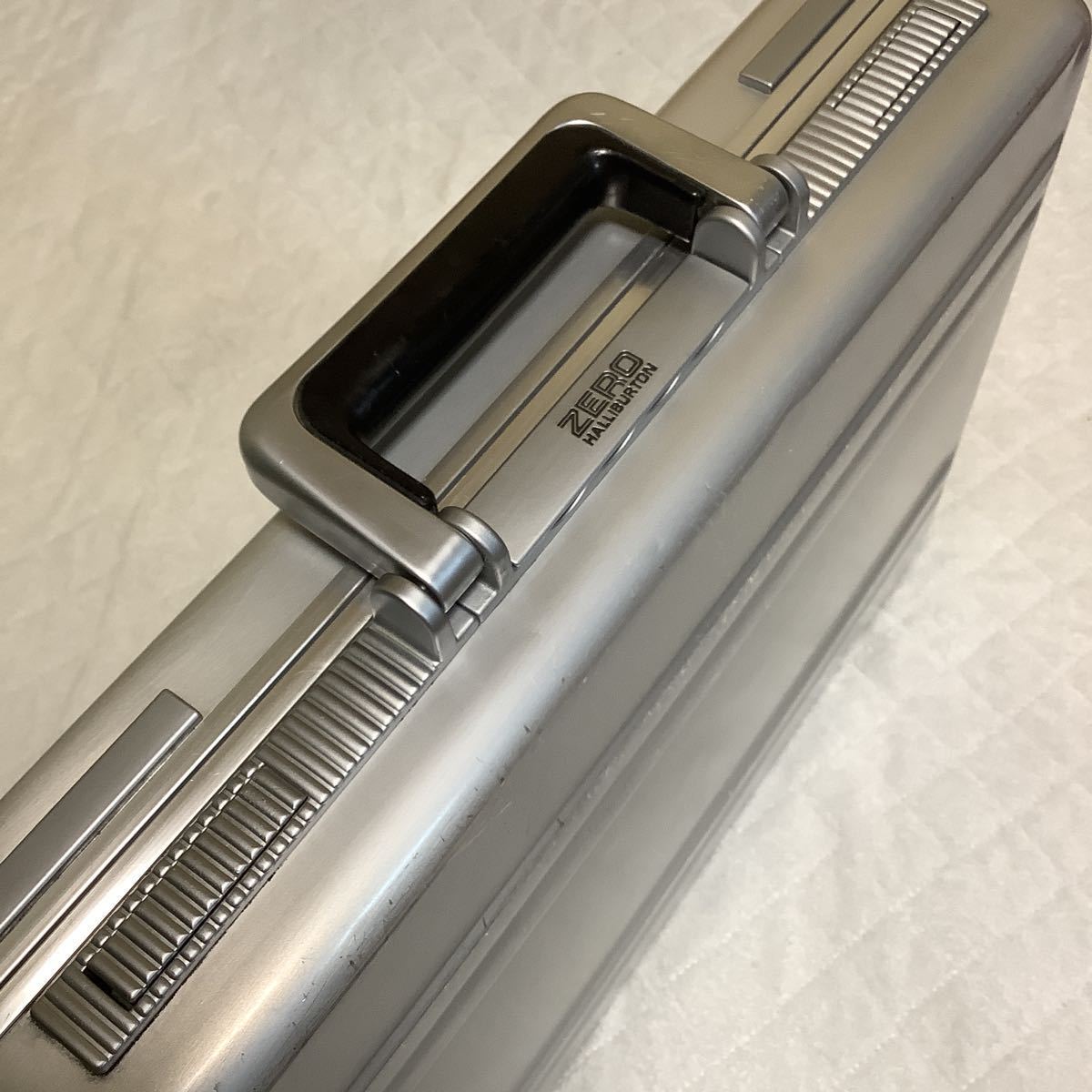 週末特価】ZERO HALLIBURTON ゼロハリバートン アルミ ビジネスバッグ