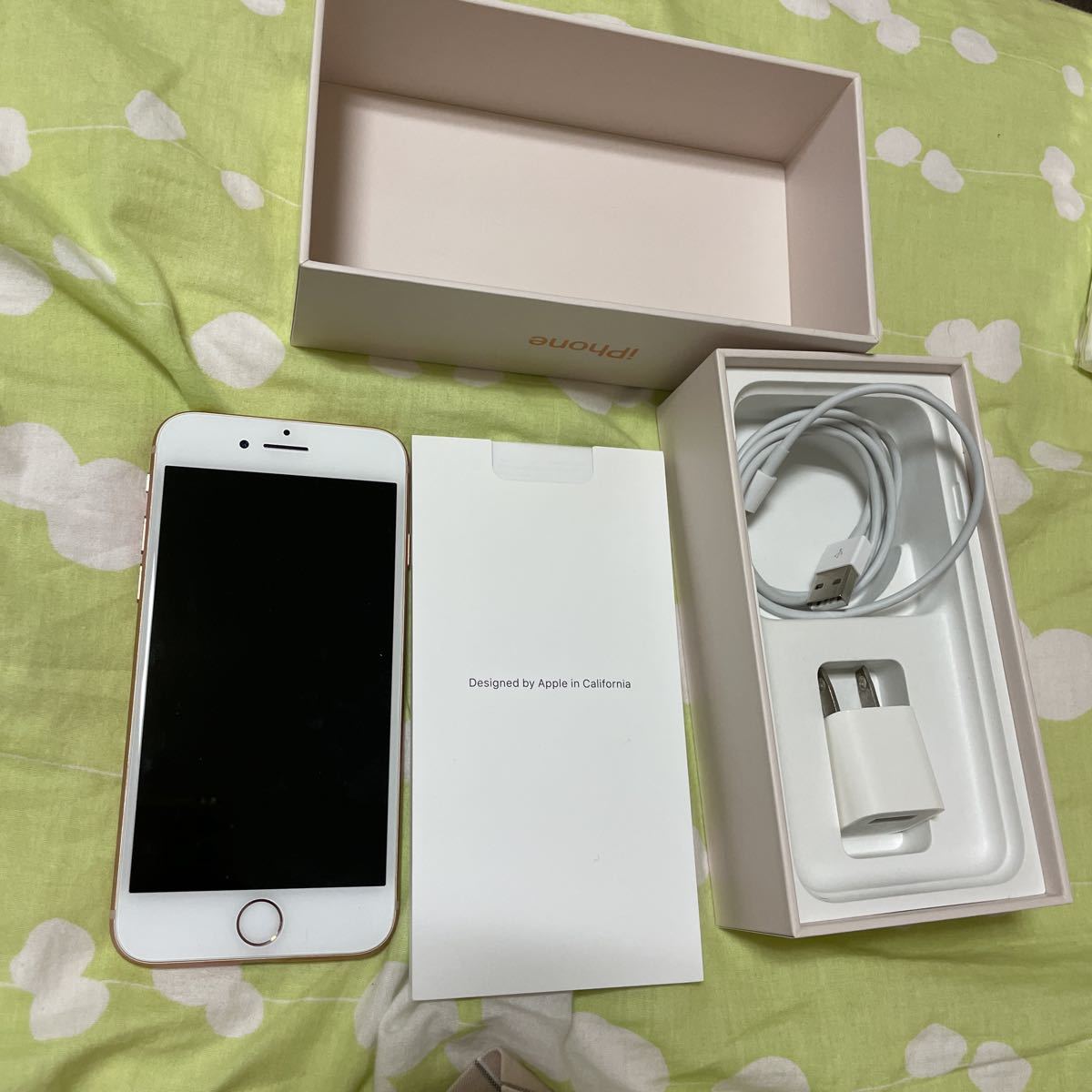 iPhone 8 ゴールド 本体　64GB iPhone 8 ゴールド 本体 初期化済み 64GB iPhone 0 simロックあり