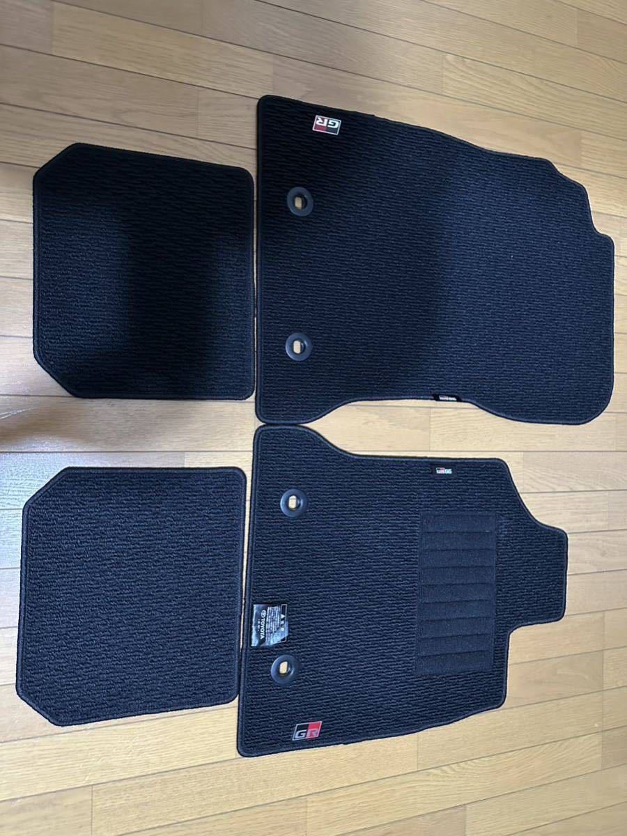 新車外し GR86 フロアマット MT 純正 GRフロアマット ZN8(トヨタ用 