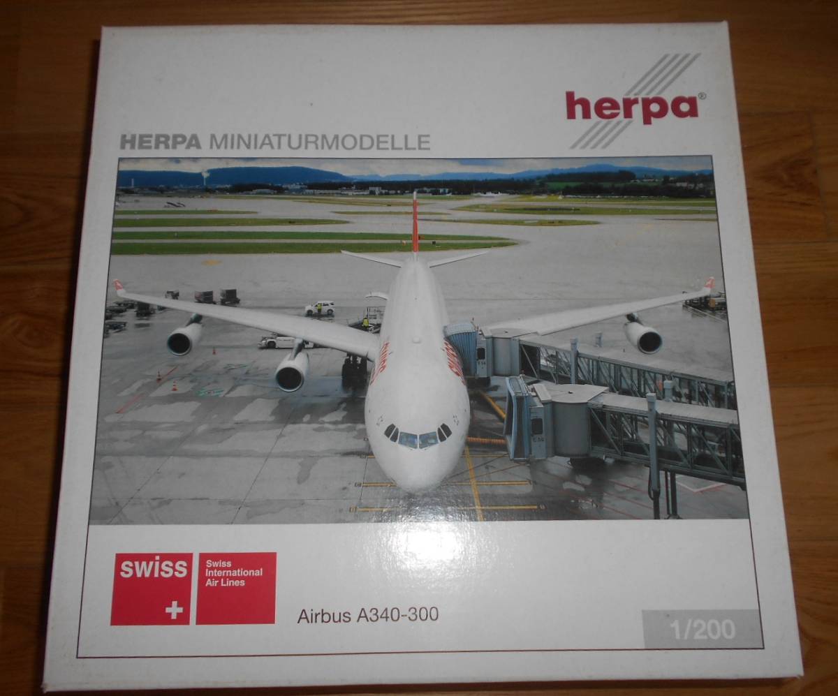 A340-300 Herpa 1⁄200 611336-001 snap-fit スイス Herpa 1/200 スイス航空