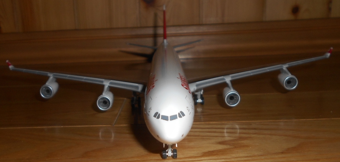 A340-300 Herpa 1⁄200 611336-001 snap-fit スイス Herpa 1/200 スイス航空