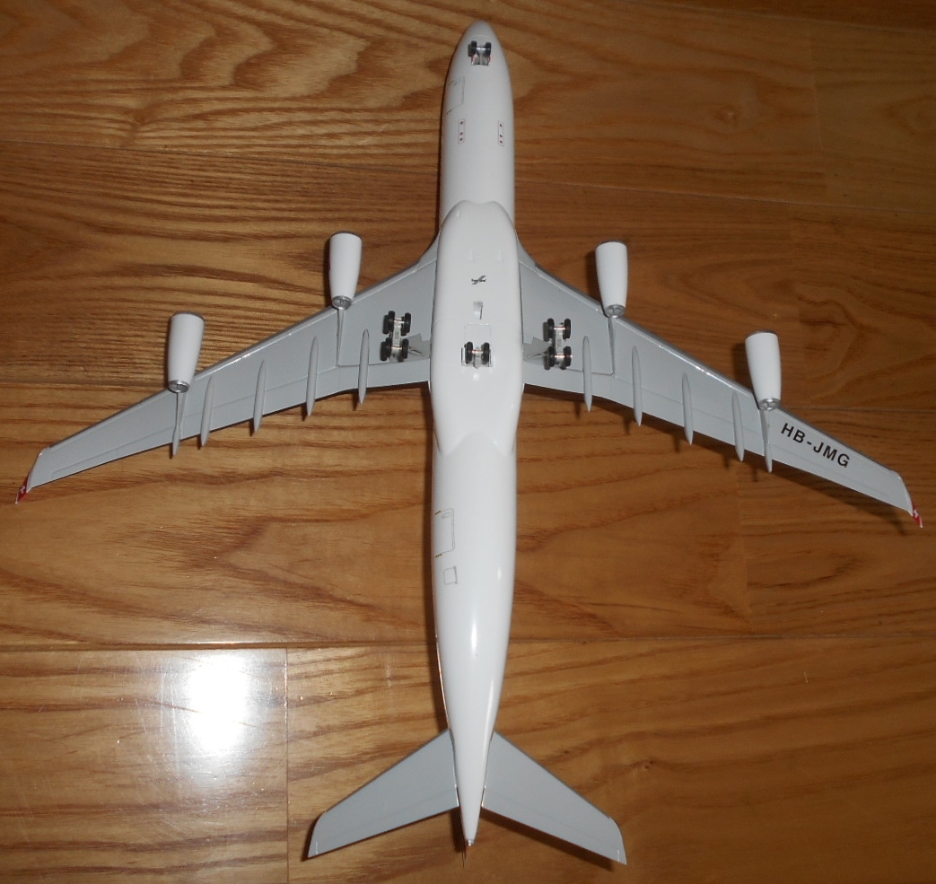 A340-300 Herpa 1⁄200 611336-001 snap-fit スイス Herpa 1/200 スイス航空