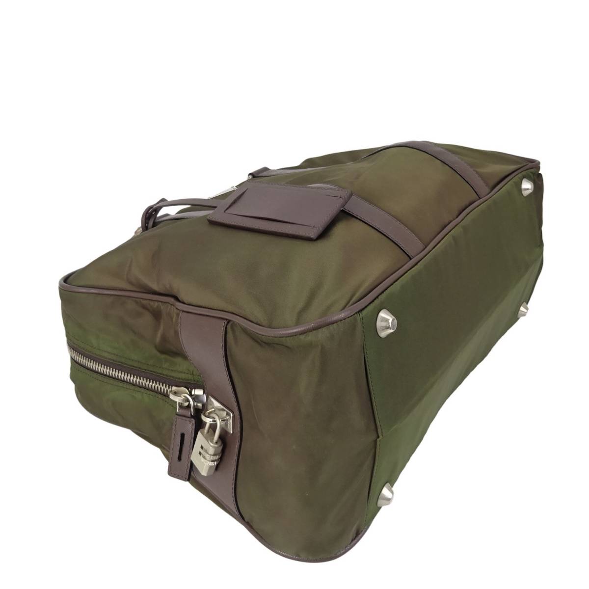 プラダ ナイロン バッグ カーキの通販