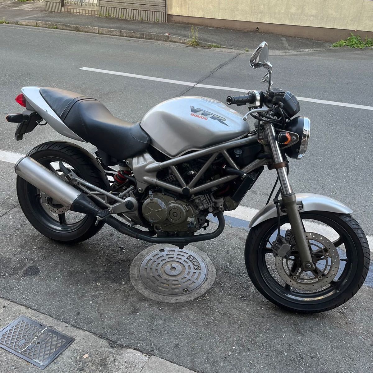 熊本発 ホンダ VTR250 MC33 実働 書類あり 全国発送ok キャブ シルバー 