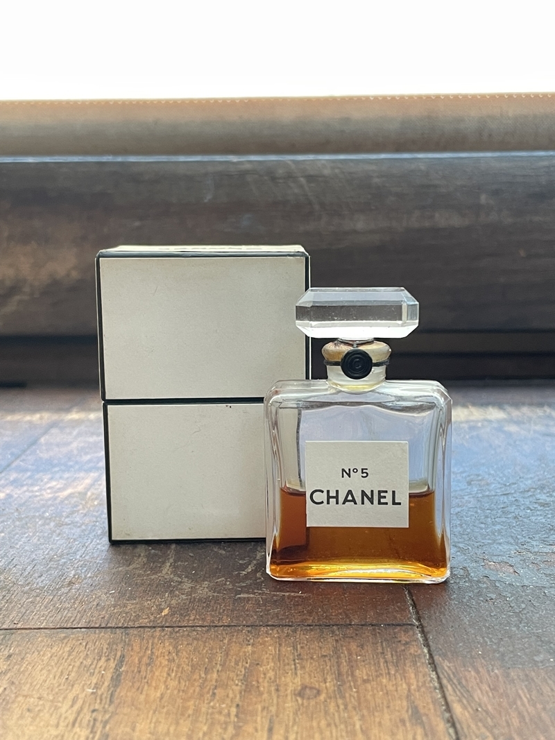 香水まとめ売り クロエ デコルテ 他 クロエの新作香水「アトリエ デ