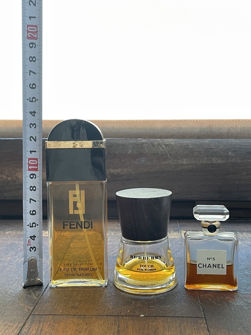 香水まとめ売り クロエ デコルテ 他 クロエの新作香水「アトリエ デ