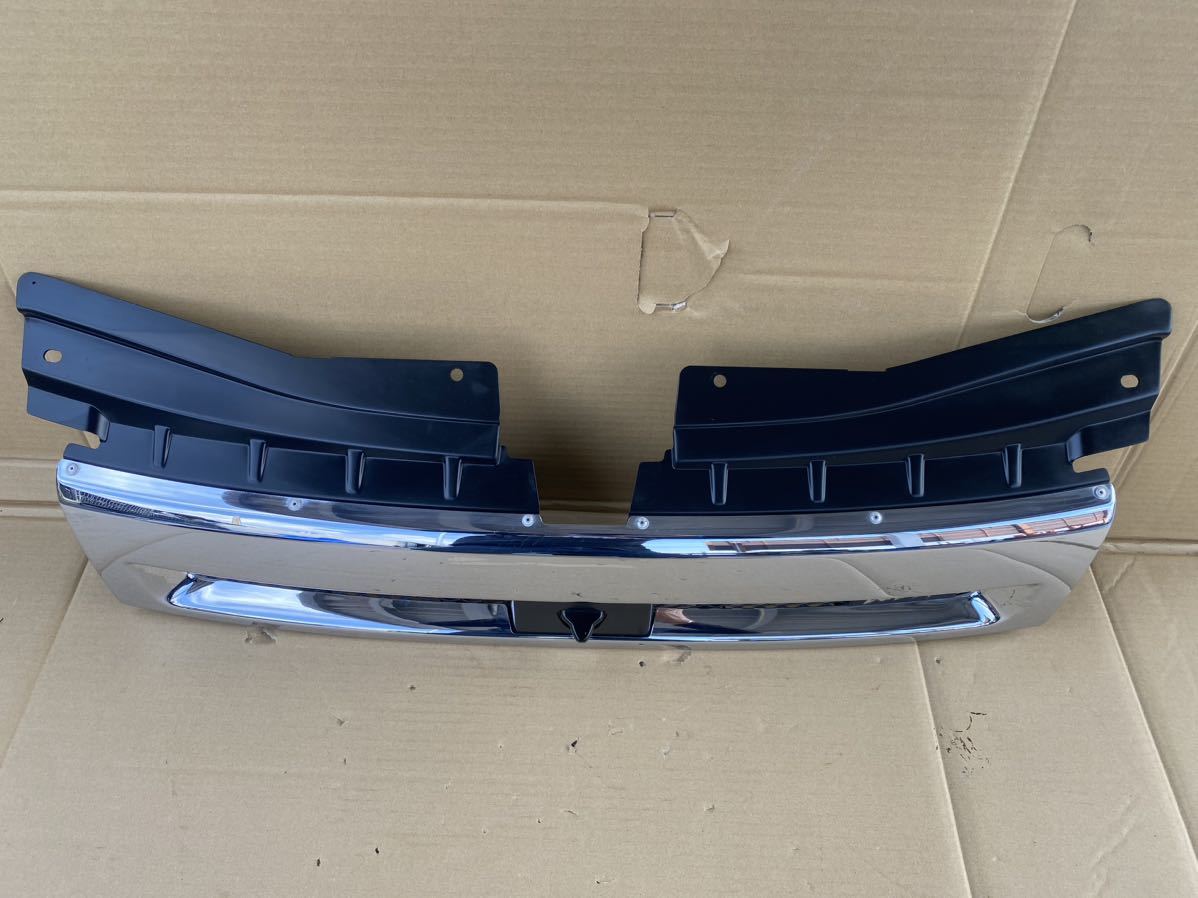 中古三菱デリカD5 CV5W 純正フロントグリル ローデ スト フロント
