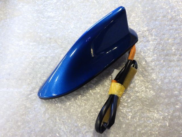 ★アクア S NHP10 後期★アンテナ トヨタ 純正 中古 青 8T7