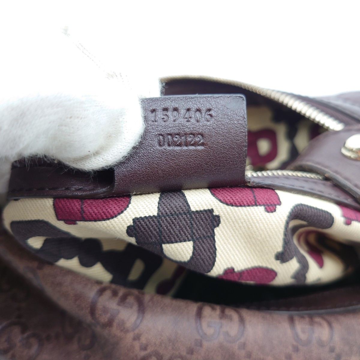GUCCI グッチ シマレザー GG柄 スタッズ ロゴマーク ワンショルダー 