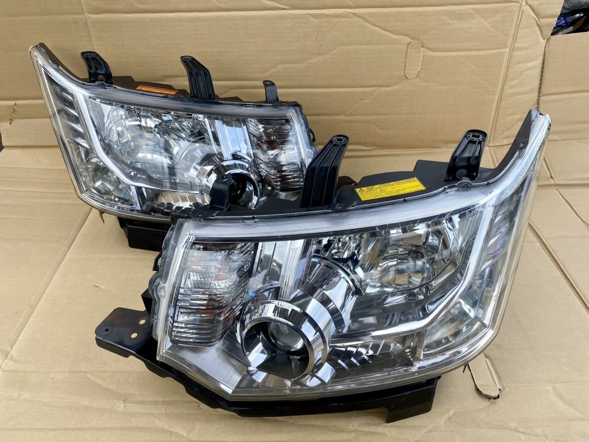 中古三菱デリカD5 CV5W CV2W CV1W純正ヘッドライト， ヘッドランプ 