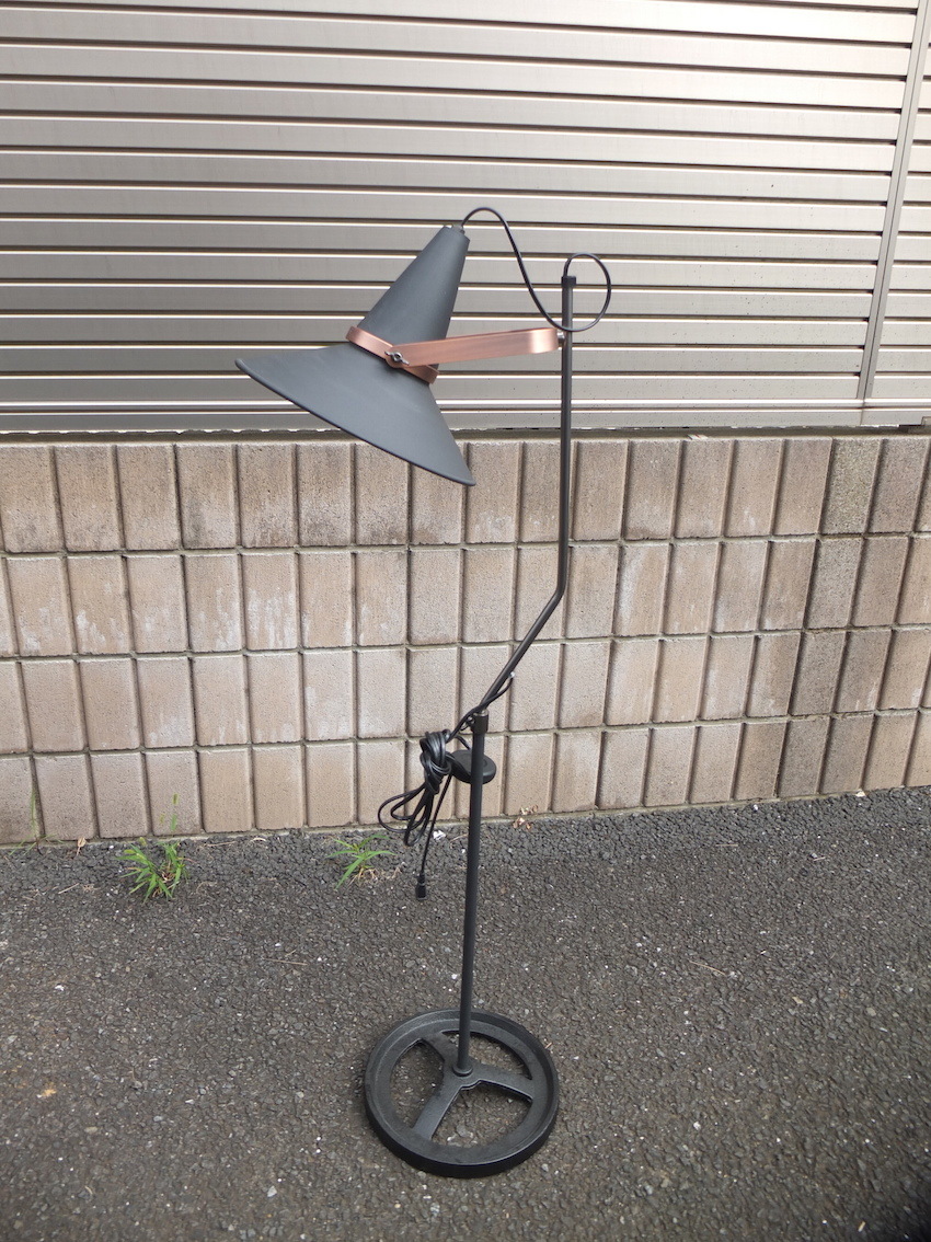 DI CLASSE「Studio D floor lamp」ディクラッセ フロアランプ 照明 スタジオD 間接照明 インダストリアル カジュアル スタンドランプ 