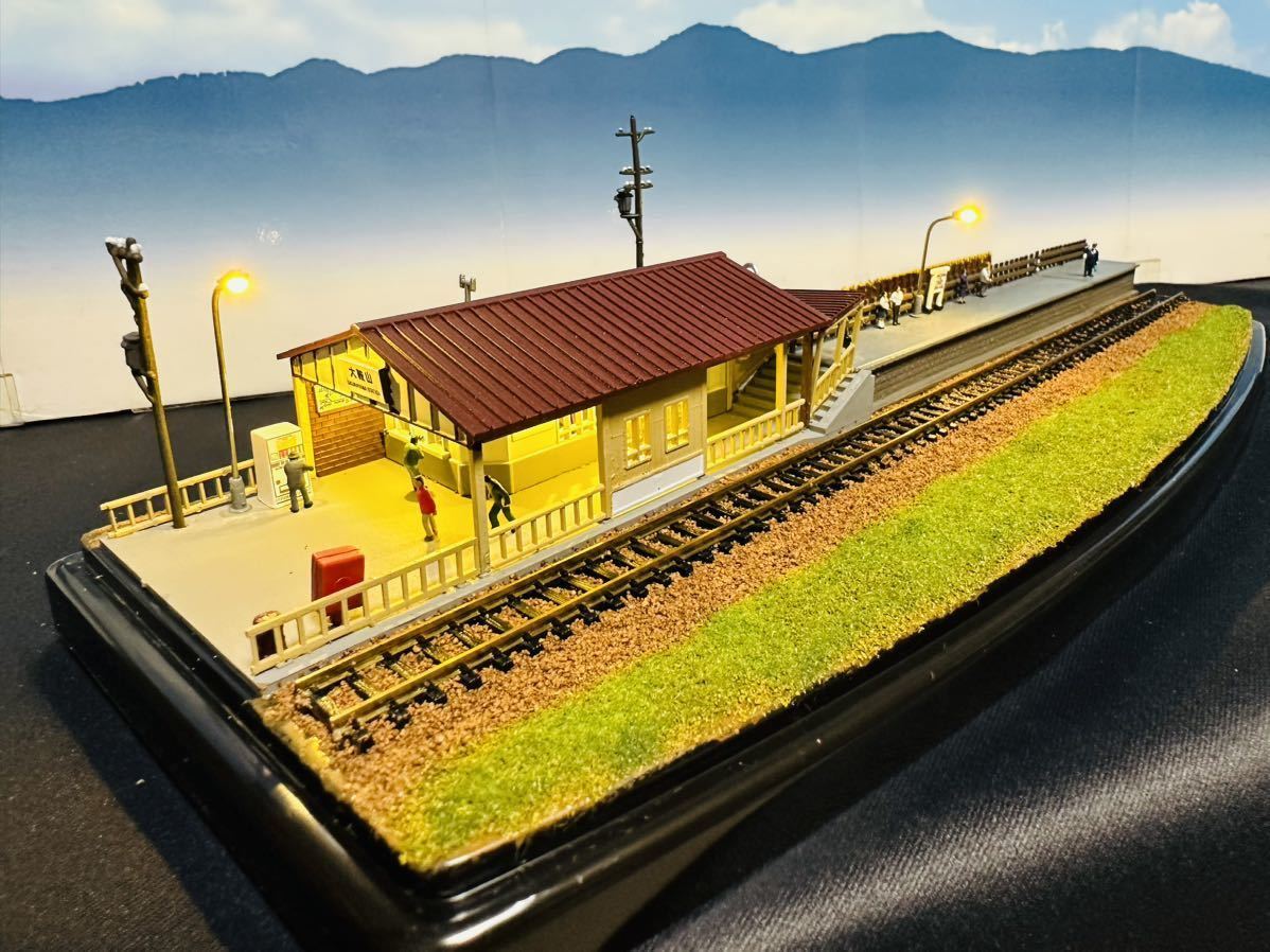 新品 Nゲージ ジオラマ 昭和のローカル駅 レトロ クリアケース 車両