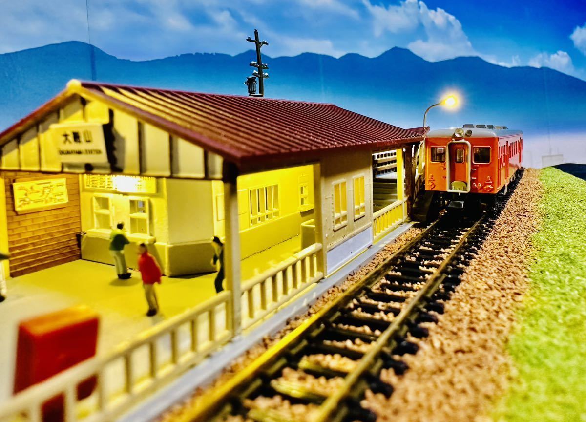 新品 Nゲージ ジオラマ 昭和のローカル駅 レトロ クリアケース 車両