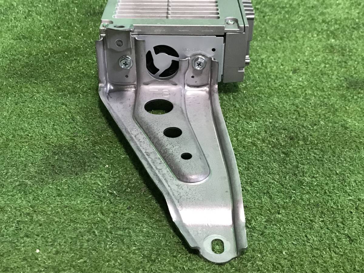 トヨタ純正 GRS200 クラウン オーディオアンプ パワーアンプ 86280