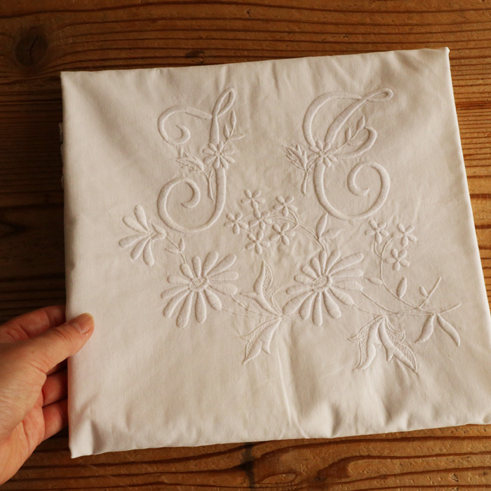 350】フランス アンティーク ヴィンテージ 手刺繍 イニシャル