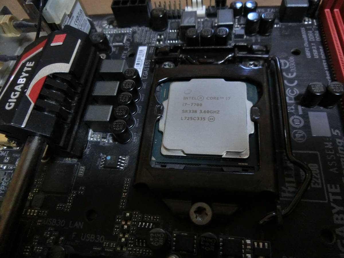 CPUとマザーボード Intel Core i7-7700 と GIGABYTE Z170N-GAMING 5 i7