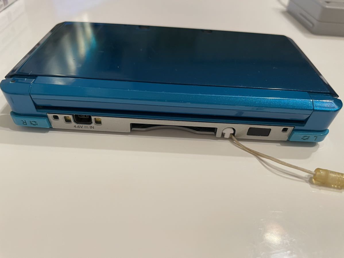 ニンテンドー3DS 本体・充電器・ソフト 5本・ソフトケース セット