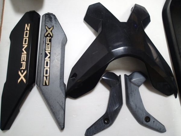 ズーマーX ZOOMER-X 外装セット カウルセット 色褪せ大 中古品 