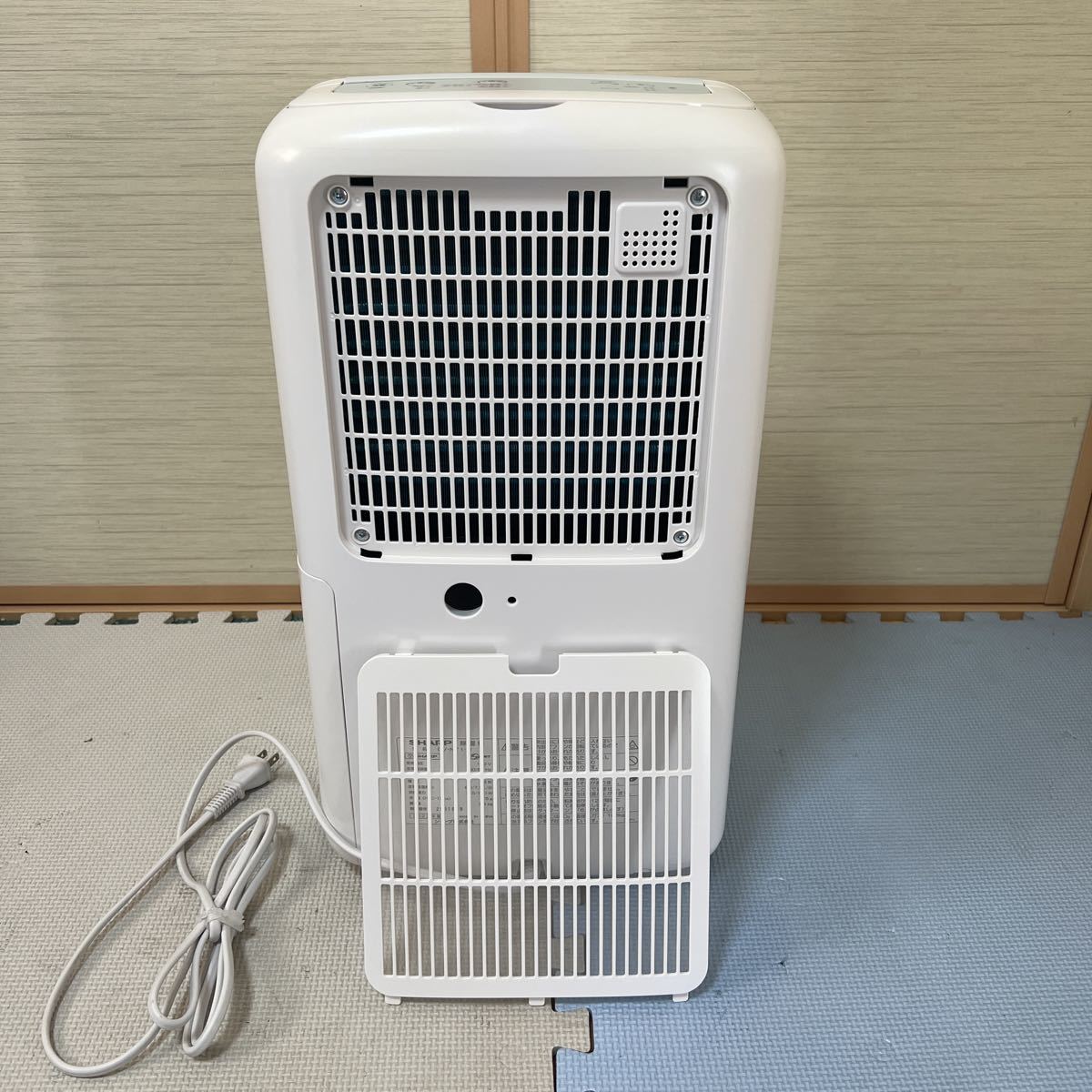 ◯送料込！2022年製 SHARP シャープ 除湿機 CV-N71-W SHARP シャープ 衣類乾燥機 除湿機 CV-N71 2022年製 （1）(除湿器