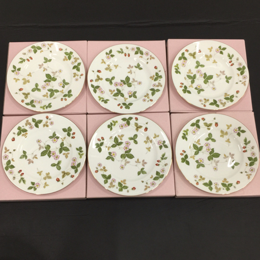 【爆買い，大人気】 ウェッジウッド ワイルドストロベリー プレート 直径20.5cm 食器 テーブルウェア 保存箱付き 計6点 セット QR075-91(ウェッジウッド)｜売買されたオークション情報、yahooの商品情報をアーカイブ ウェッジウッド