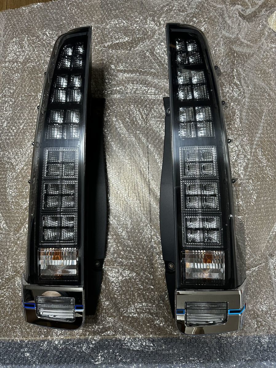 ヴォクシー80 前期ZRR80W 純正テールランプ ヴォクシー 純正 後期 左