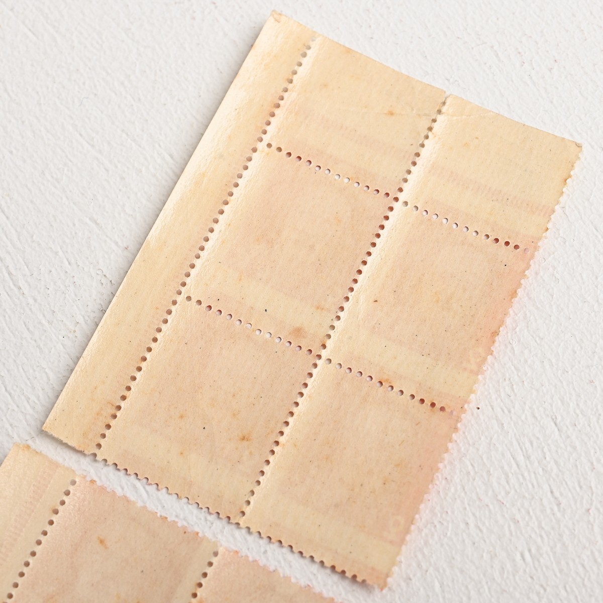 2025年最新郵便はがき 2銭の人気アイテム 希少 エラー切手 目打ちズレ 二