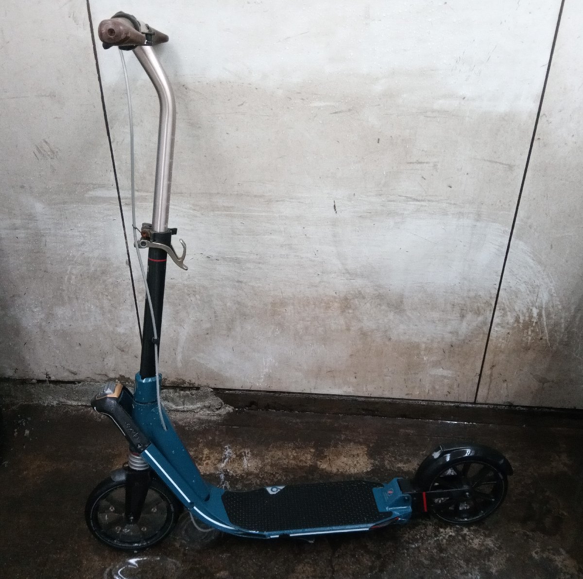 ★中古品★OXELO オクセロ TOWN9 タウン９ 大人用 キックボード 折りたたみ【他商品と同梱歓迎】