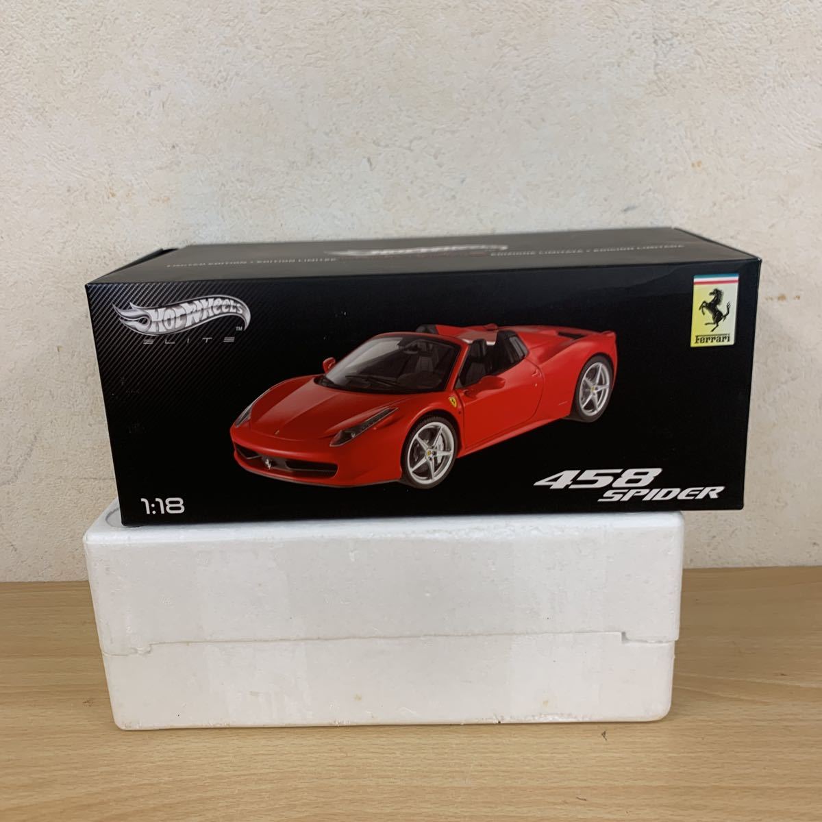 展示品 HOT WHEELS ELITE フェラーリ 458 スパイダー 1/18 レッド
