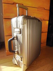 RIMOWA 32L 機内 持ち込み トパーズ チタニウム 2輪 ほどこし 944.52