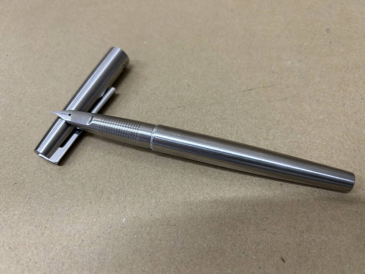 PARKER パーカー 万年筆 ペン先14K STERLING ケース付き【BKAZ0036