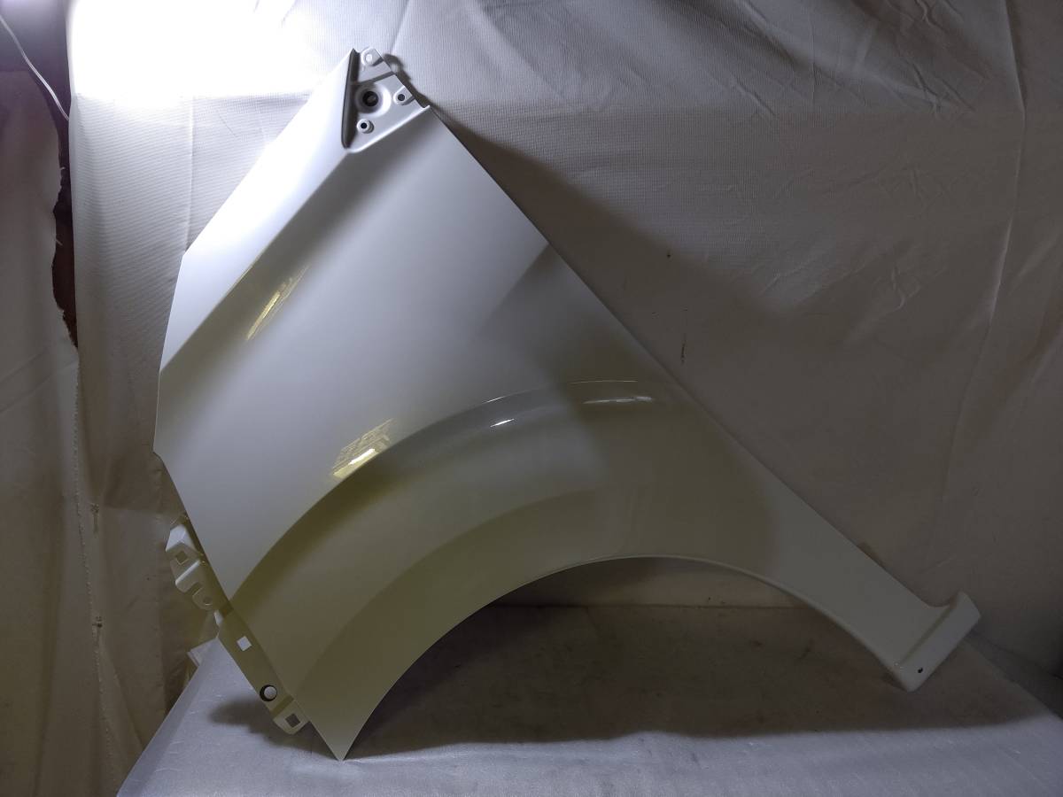 即決交渉OK！ 目立つキズ無し R5年 光沢感有 ポン付OK！ QBB パール B44W B45W B47W デイズ HS 純正 LH 左フロントフェンダー 左フェンダー